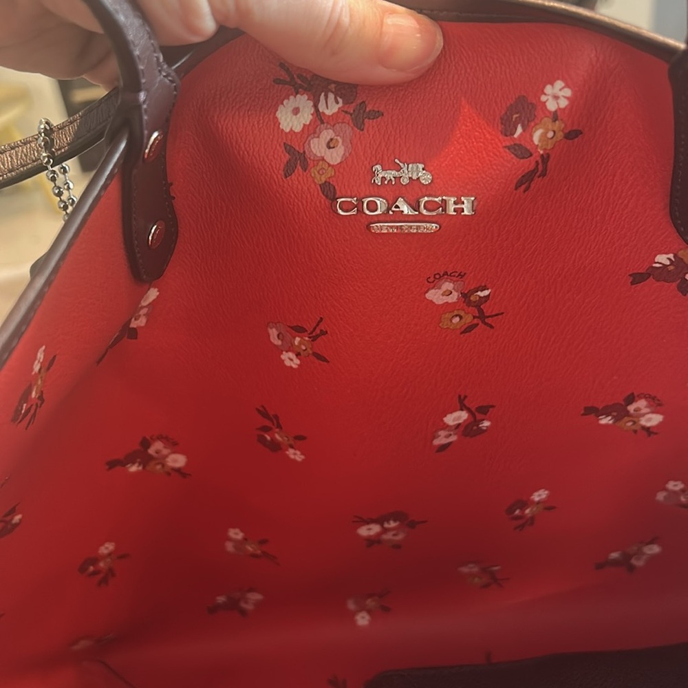 Coach Reversible City Tote F31995 Burgundy Floral Baby Bouquet w Pouch - Picture 8 of 11